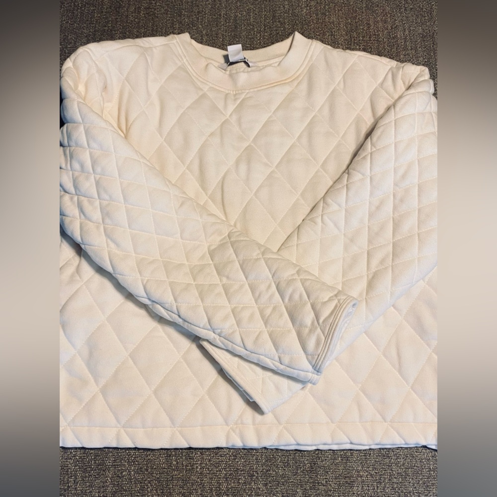 Women’s quilted Athleta pullover